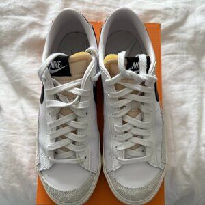 Nike Blazer Low 77